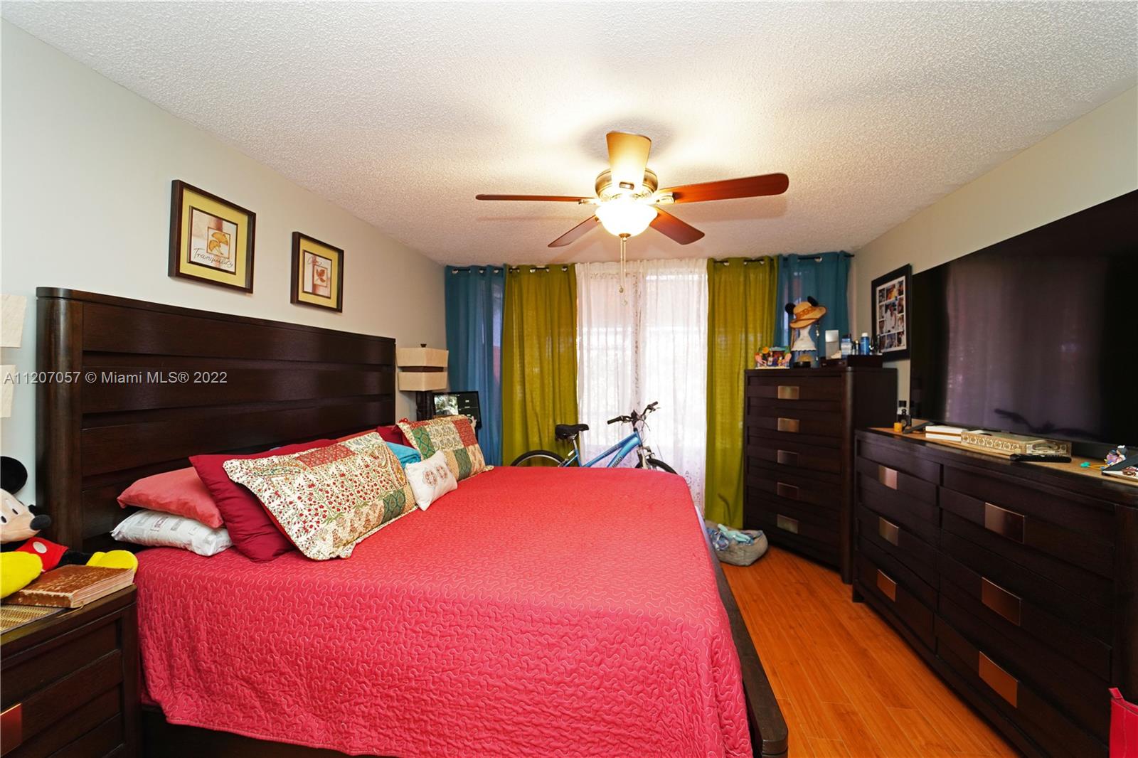 Listing Photo 9