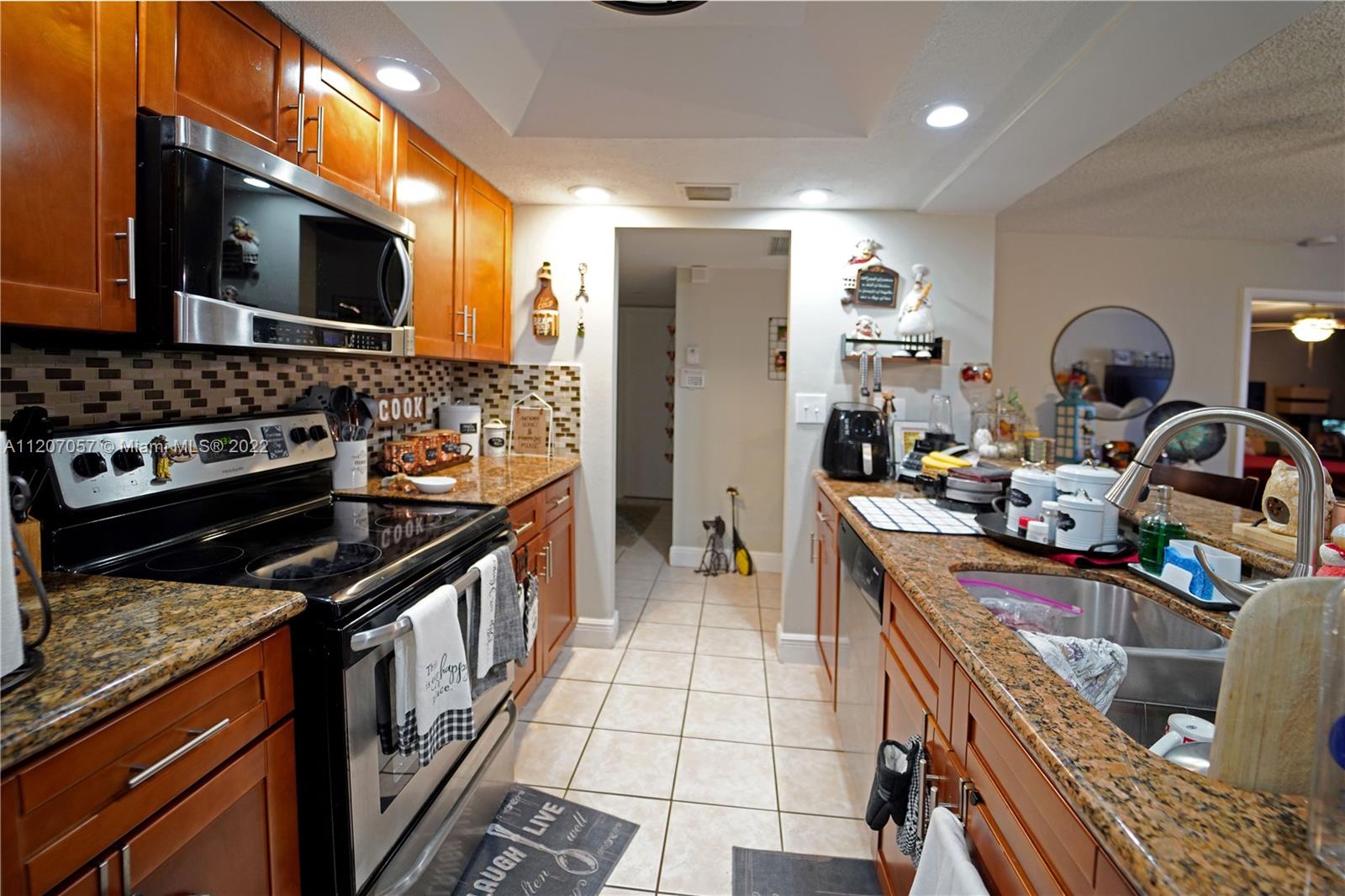 Listing Photo 8