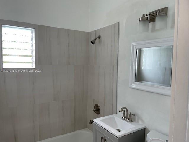 6490 Collins Ave 18, Miami Beach, Florida 33141, ,1 BathroomBathrooms,Residentiallease,For Rent,6490 Collins Ave 18,A11207628