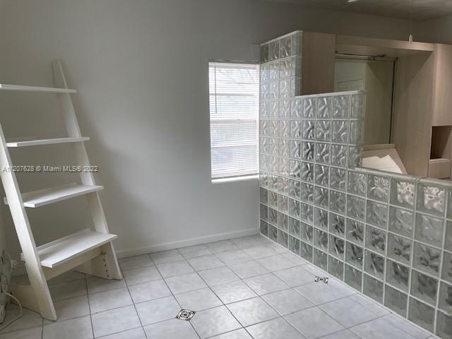 6490 Collins Ave 18, Miami Beach, Florida 33141, ,1 BathroomBathrooms,Residentiallease,For Rent,6490 Collins Ave 18,A11207628