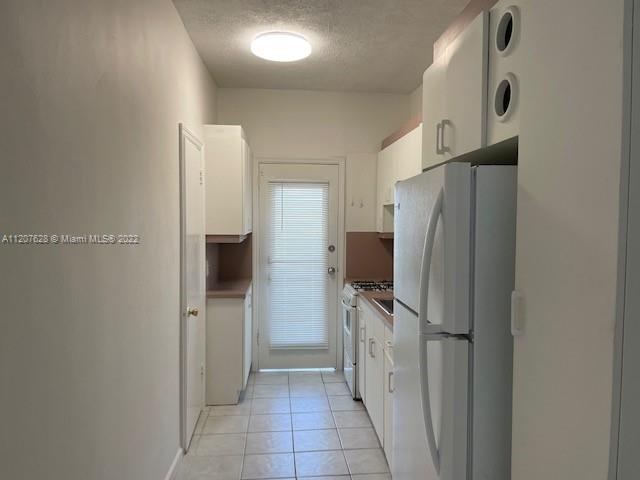 6490 Collins Ave 18, Miami Beach, Florida 33141, ,1 BathroomBathrooms,Residentiallease,For Rent,6490 Collins Ave 18,A11207628