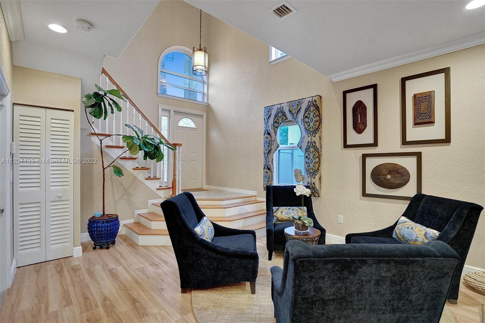 Listing Photo 12