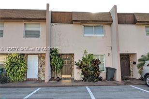 6502 SW 41st St #6502 For Sale A11208790, FL