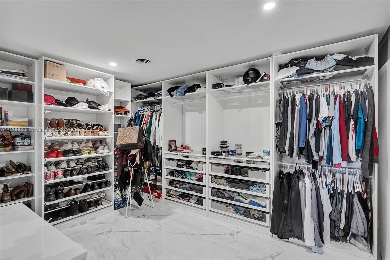 Listing Photo 9