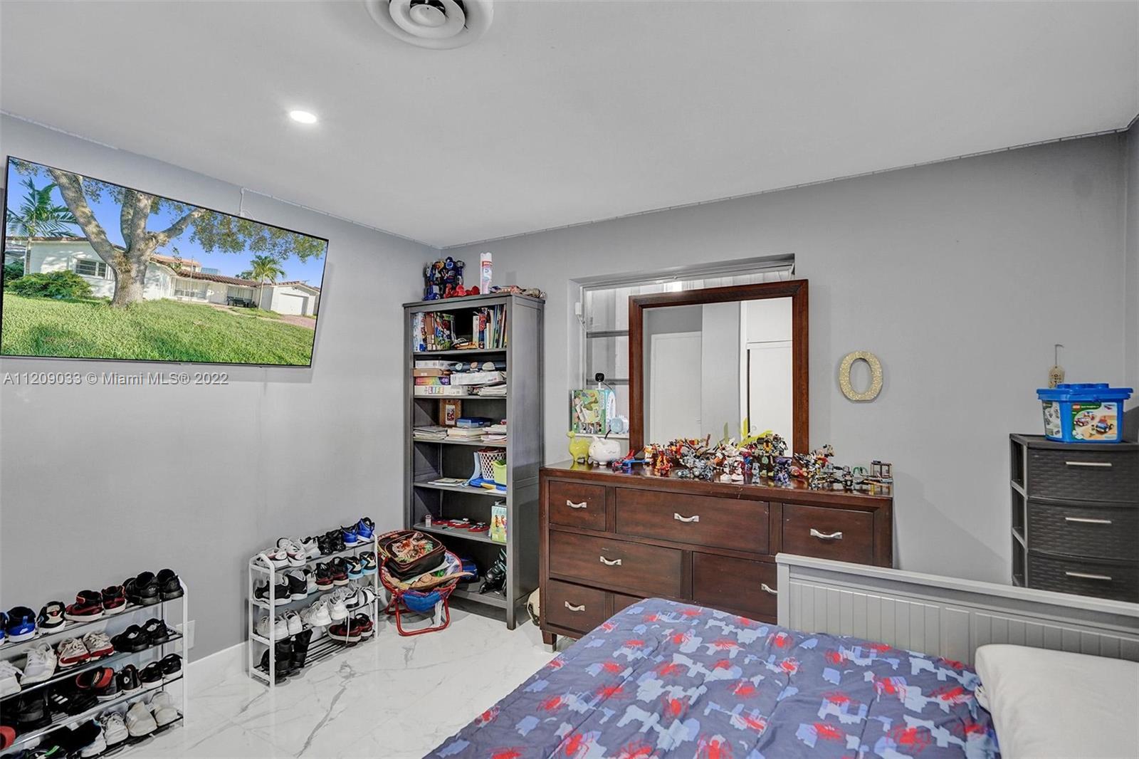 Listing Photo 17