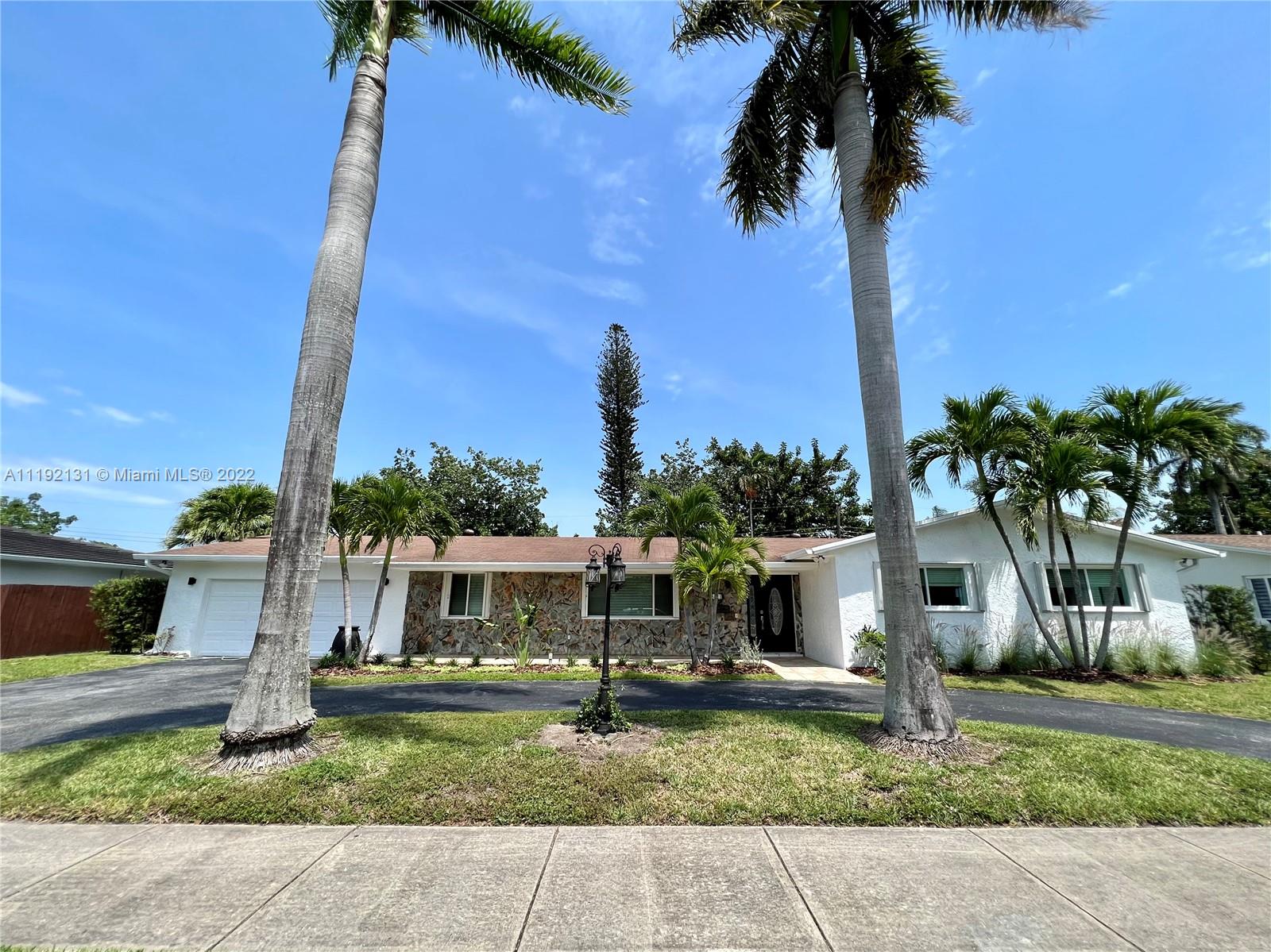 8521 SW 84th Ter  For Sale A11192131, FL