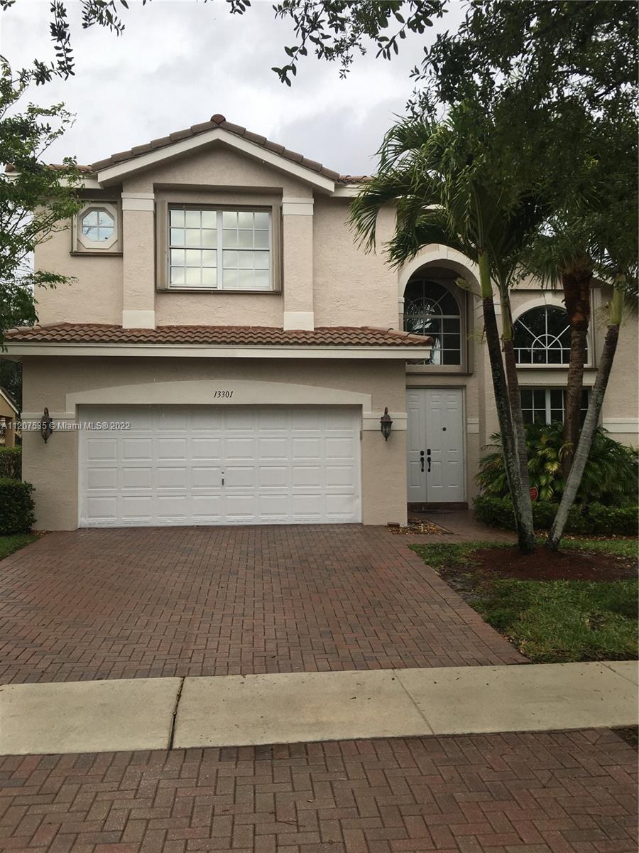 Listing Photo 0
