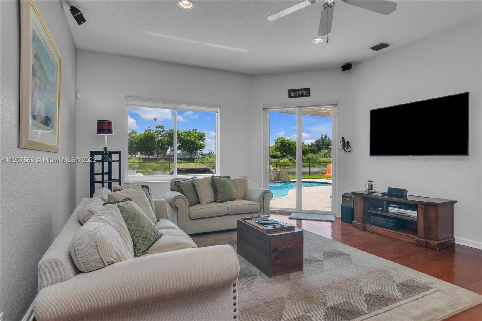 Listing Photo 12