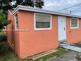 728 SW 7th St  For Sale A11210662, FL