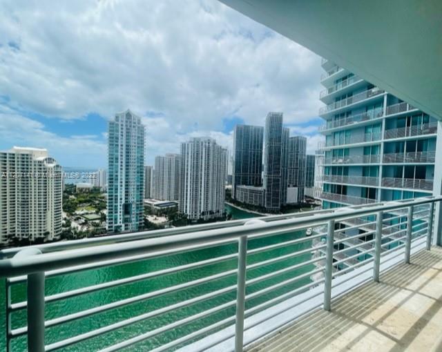 Amazing 1 bed / 1 bath apartment with spectacular views of Claughton Island, Miami River and Brickell skyline. This unit offers floor to ceiling impact windows and doors leading to a balcony. Washer and dryer included. Within walking distance to restaurants, Brickell City Center, Publix. Some of the building amenities includes 2 pools, steam room, 2 gyms, valet parking, 24hrs security &concierge and convenience store. *More photos to be uploaded*