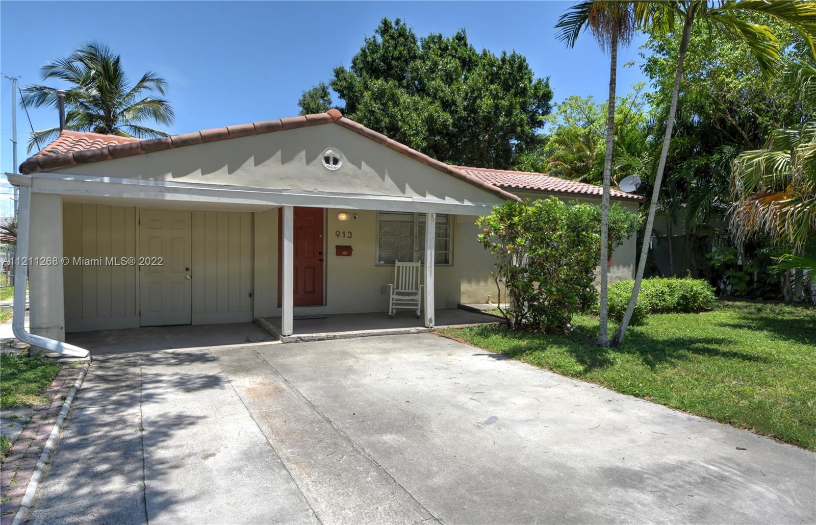 913 SW 17th St  For Sale A11211268, FL