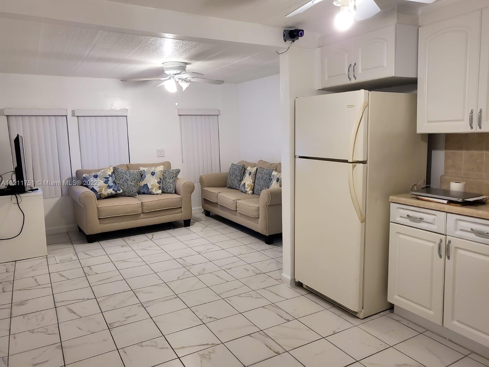 Double size Mobile home  located in central area close to Coral Gables 2 full bedrooms 2 baths with ceramic floor, central air conditioning, remodel very clean is like living in a house. large laundry rom with washer and dryer .

please call agent for showing FRIDAY only 7864094111