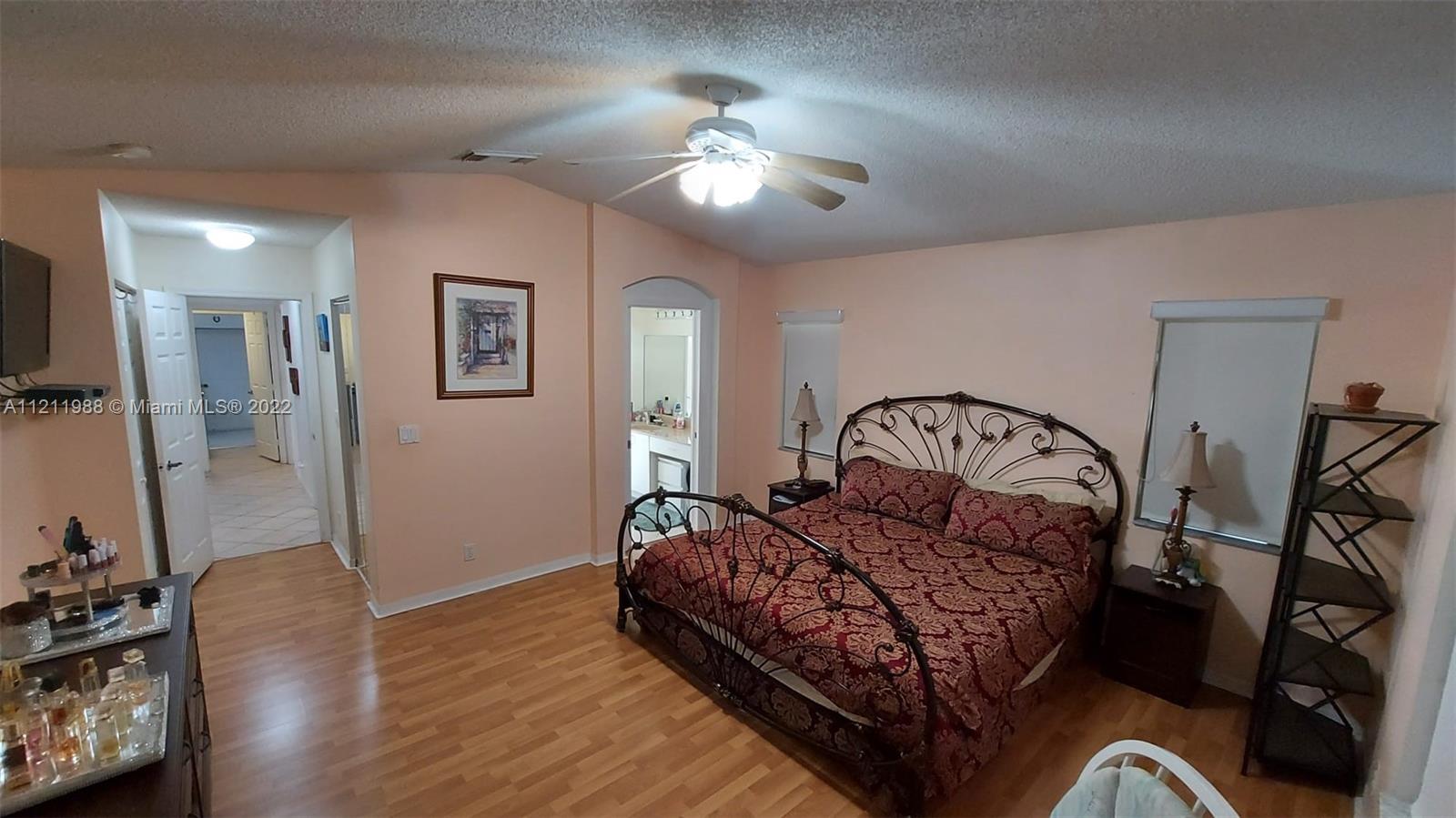 Listing Photo 6