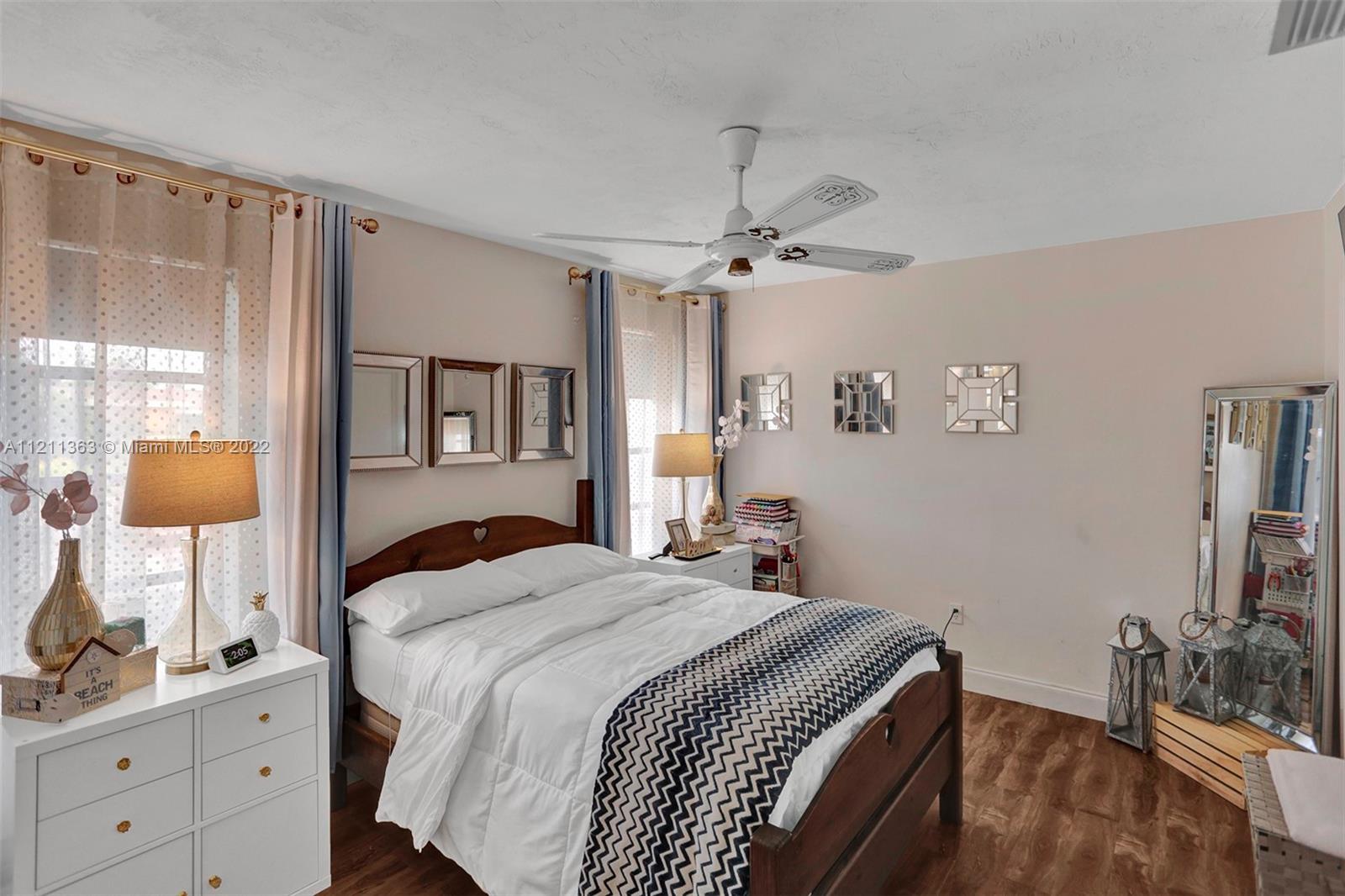 Listing Photo 8
