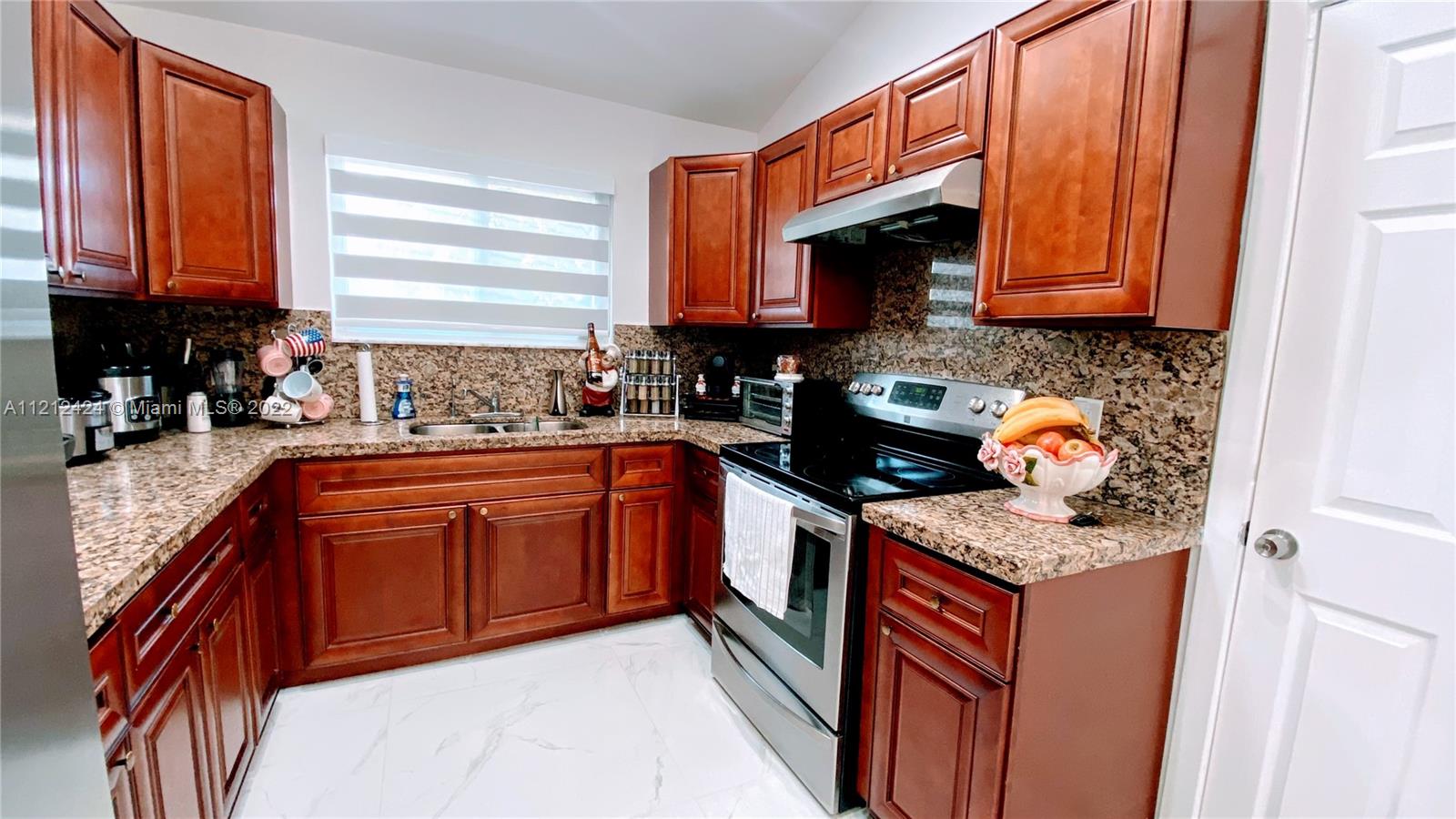 Listing Photo 14
