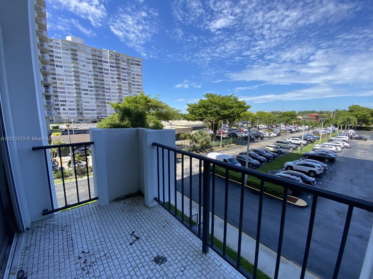 2750 NE 183rd St 304, Aventura, Florida 33160, 2 Bedrooms Bedrooms, ,2 BathroomsBathrooms,Residential,For Sale,2750 NE 183rd St 304,A11213173