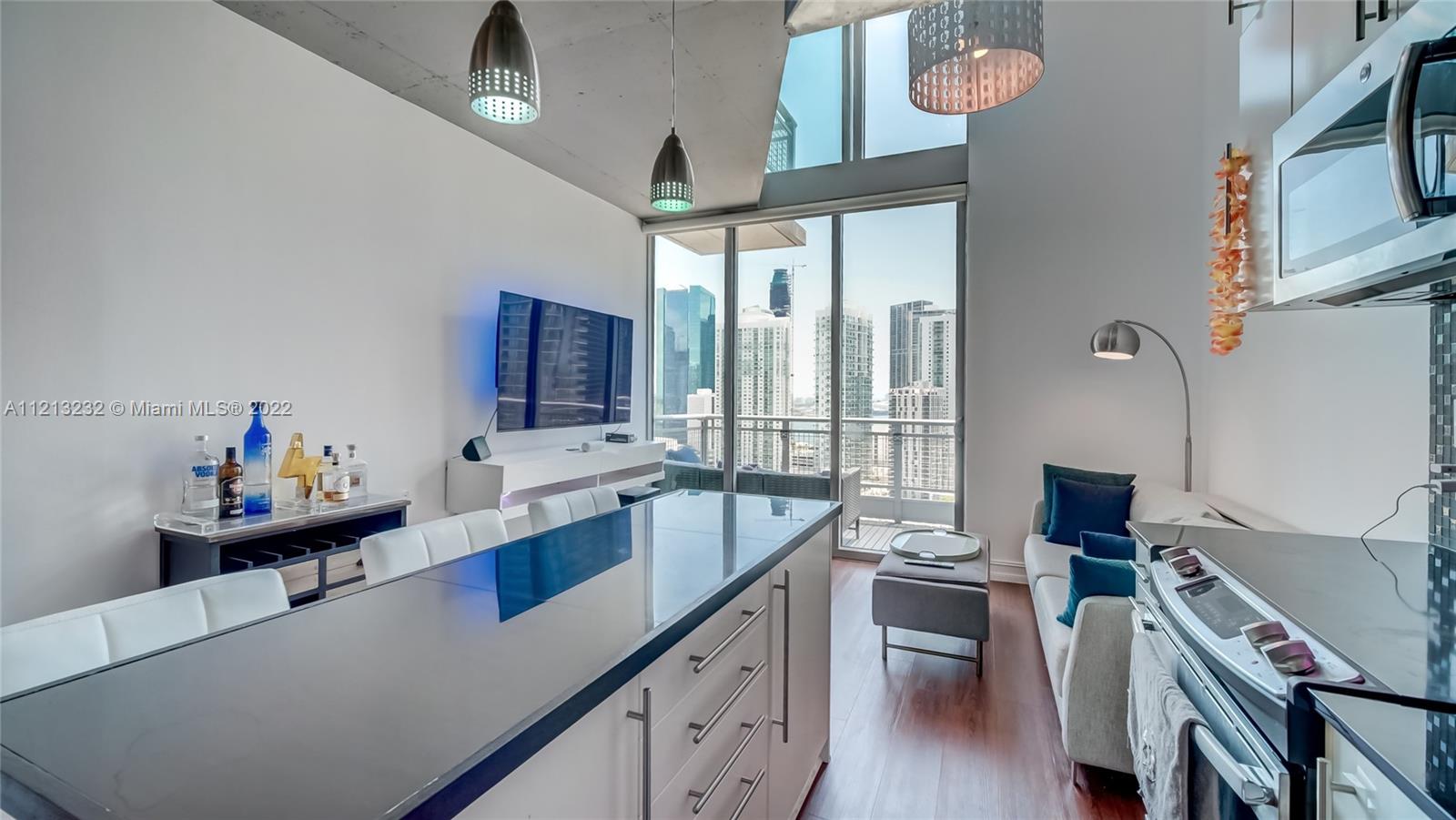 690 SW 1st Ct 2704, Miami, Florida 33130, ,1 BathroomBathrooms,Residentiallease,For Rent,690 SW 1st Ct 2704,A11213232