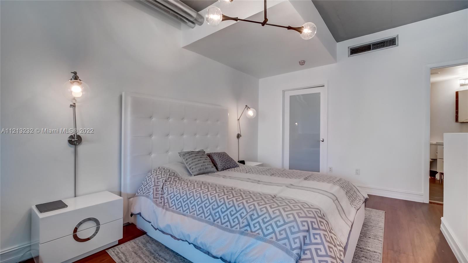 690 SW 1st Ct 2704, Miami, Florida 33130, ,1 BathroomBathrooms,Residentiallease,For Rent,690 SW 1st Ct 2704,A11213232