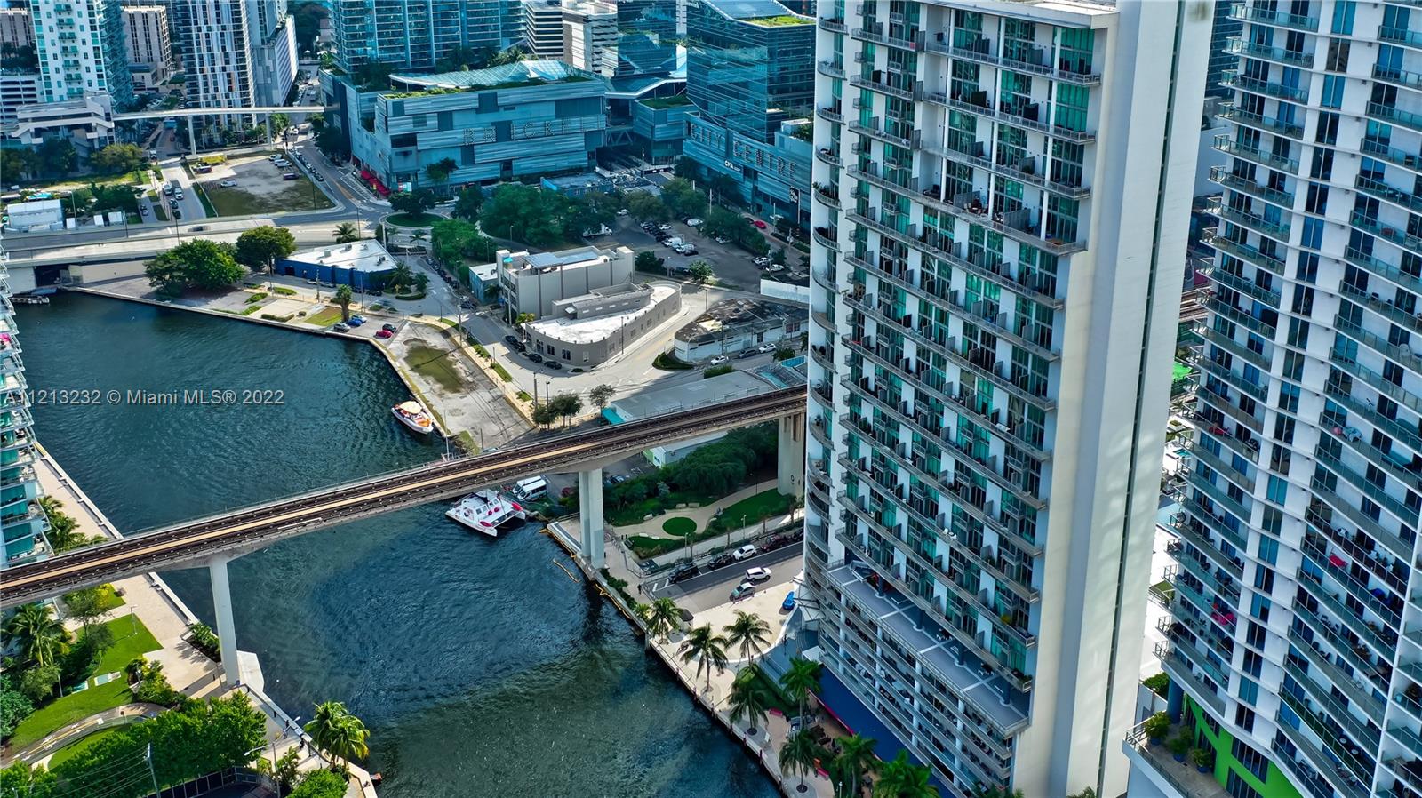 690 SW 1st Ct 2704, Miami, Florida 33130, ,1 BathroomBathrooms,Residentiallease,For Rent,690 SW 1st Ct 2704,A11213232