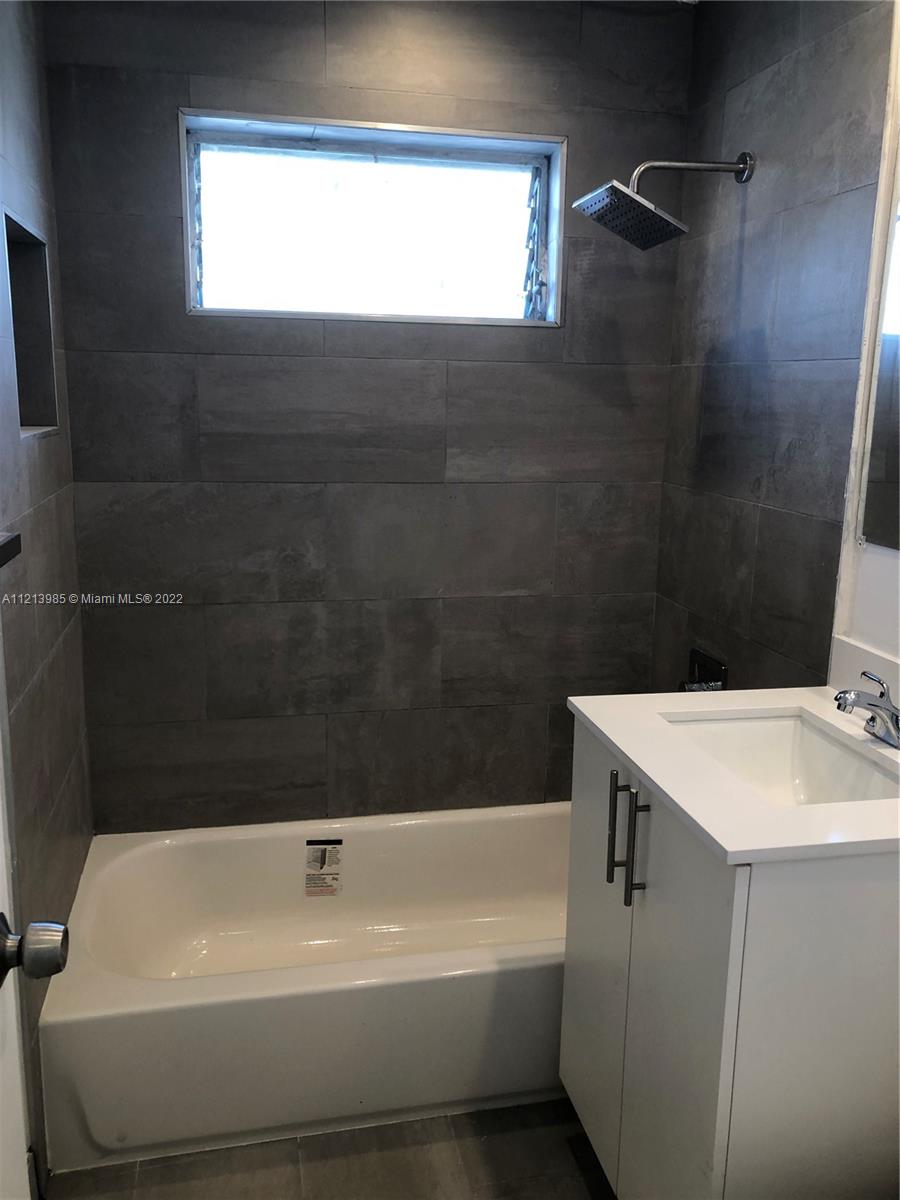 Hallandale Beach, Florida 33009, 2 Bedrooms Bedrooms, ,1 BathroomBathrooms,Residentiallease,For Rent,A11213985