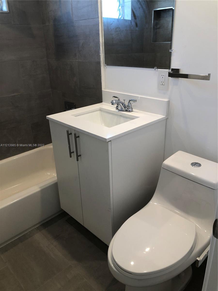 Hallandale Beach, Florida 33009, 2 Bedrooms Bedrooms, ,1 BathroomBathrooms,Residentiallease,For Rent,A11213985