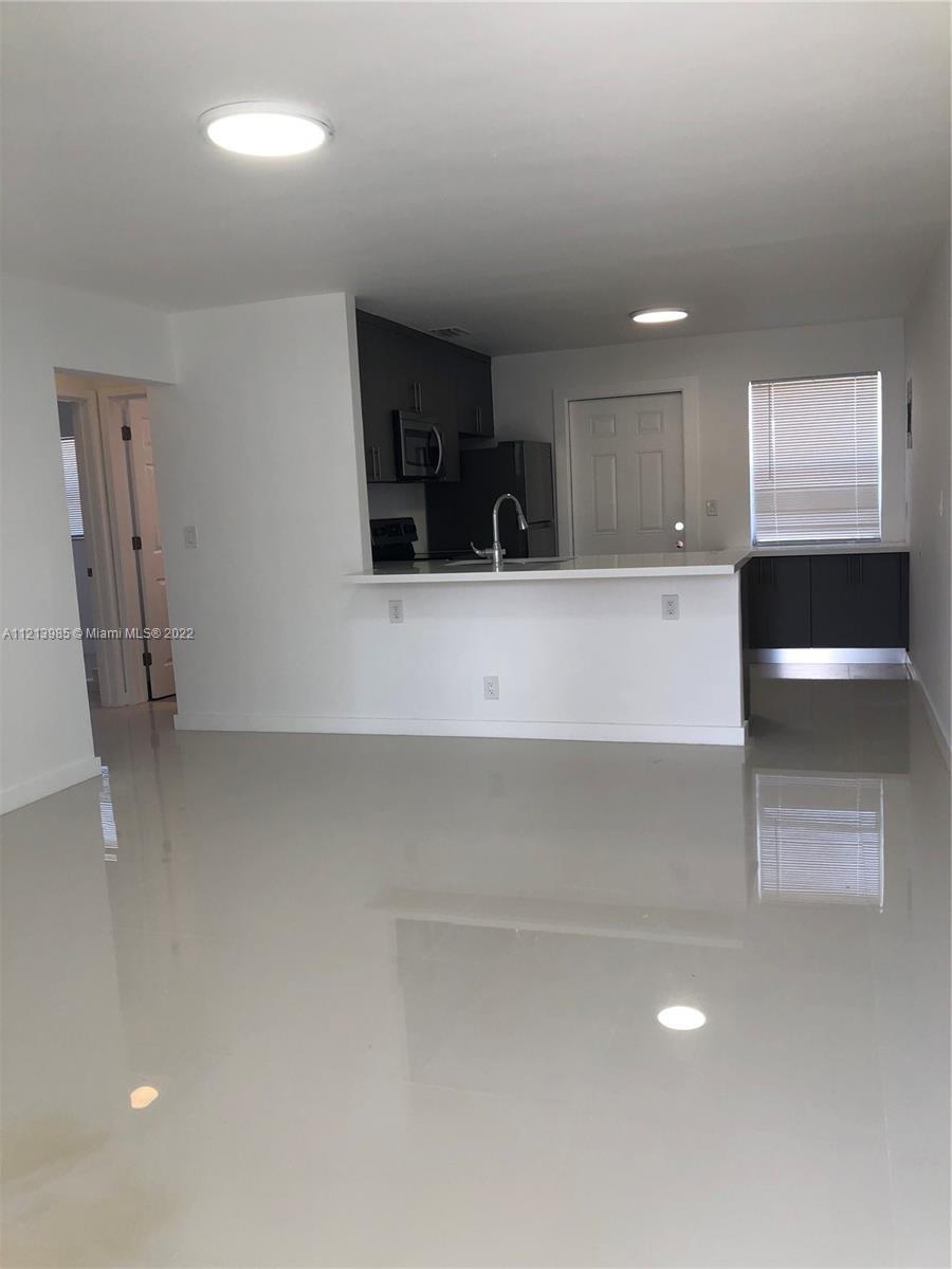 Hallandale Beach, Florida 33009, 2 Bedrooms Bedrooms, ,1 BathroomBathrooms,Residentiallease,For Rent,A11213985