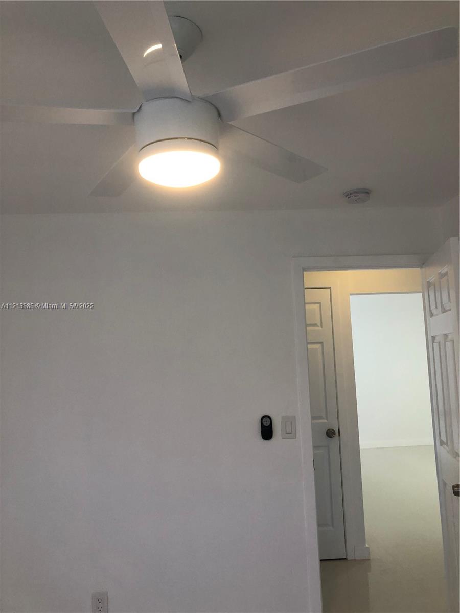 Hallandale Beach, Florida 33009, 2 Bedrooms Bedrooms, ,1 BathroomBathrooms,Residentiallease,For Rent,A11213985