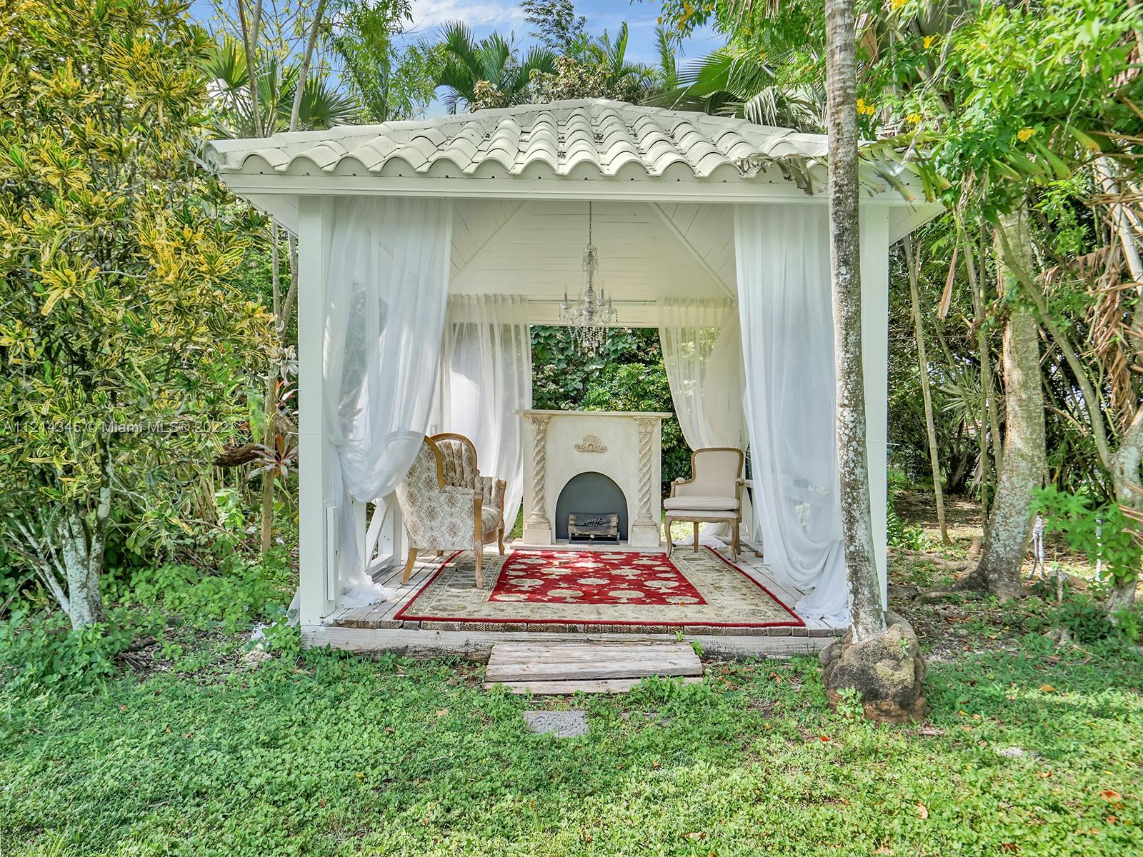 Listing Photo 9