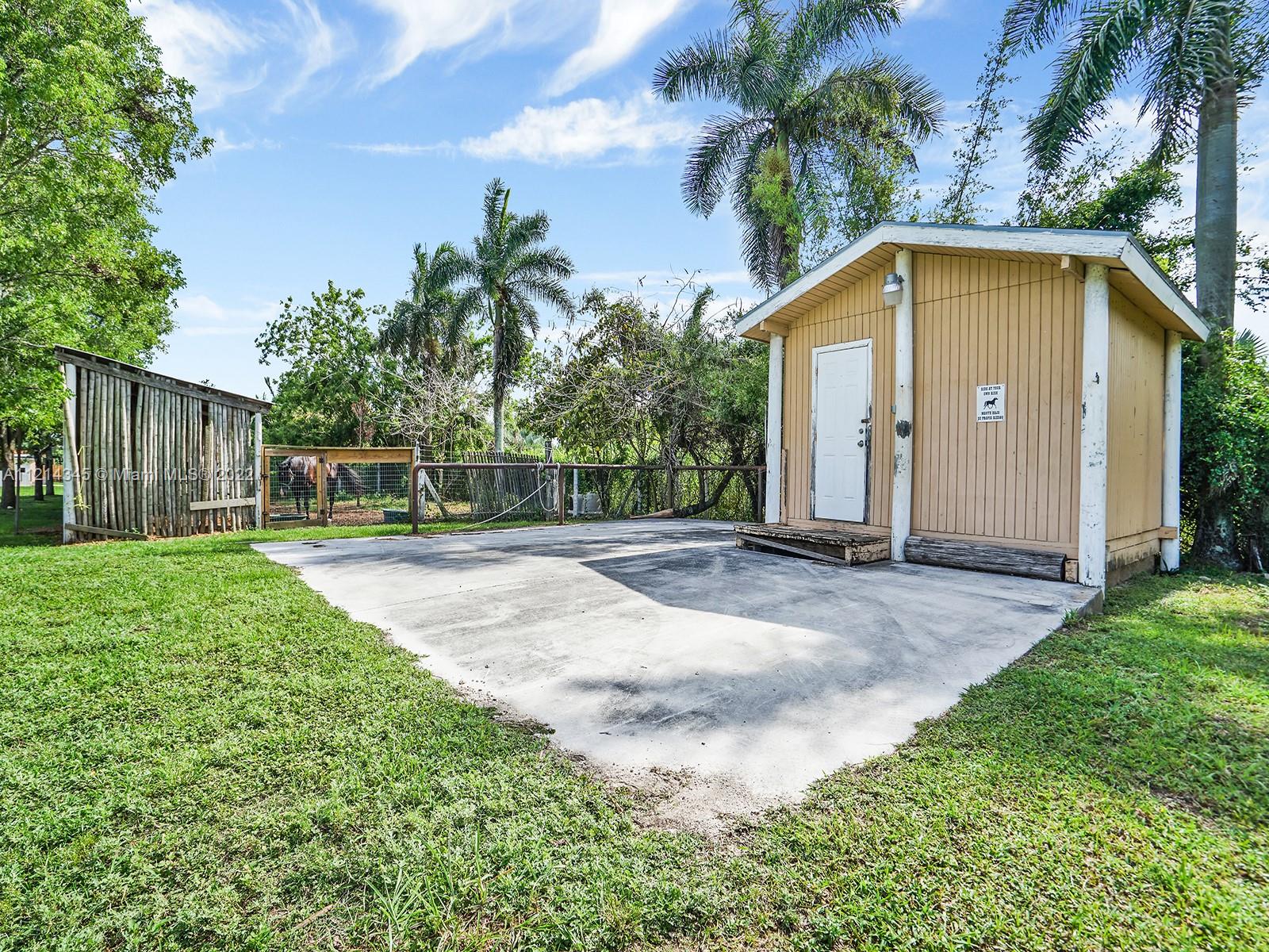 Listing Photo 12