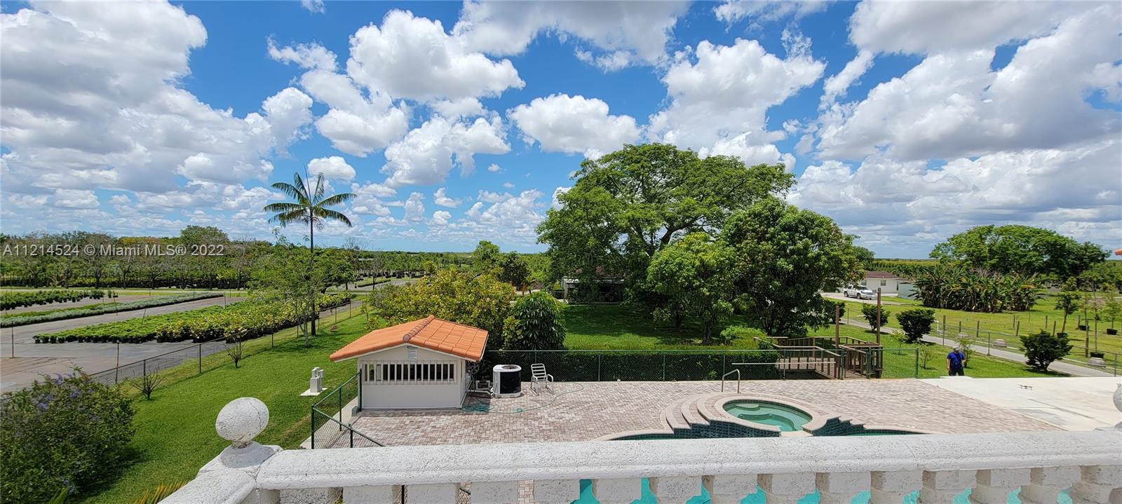 2nd floor balcony patio overlooking acreage