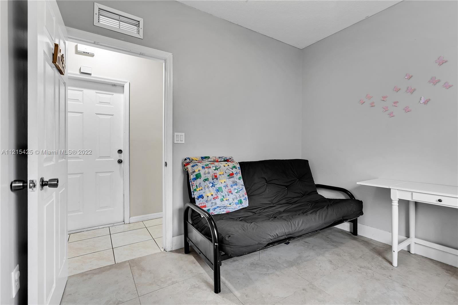 1210 NE 32nd Ter 0