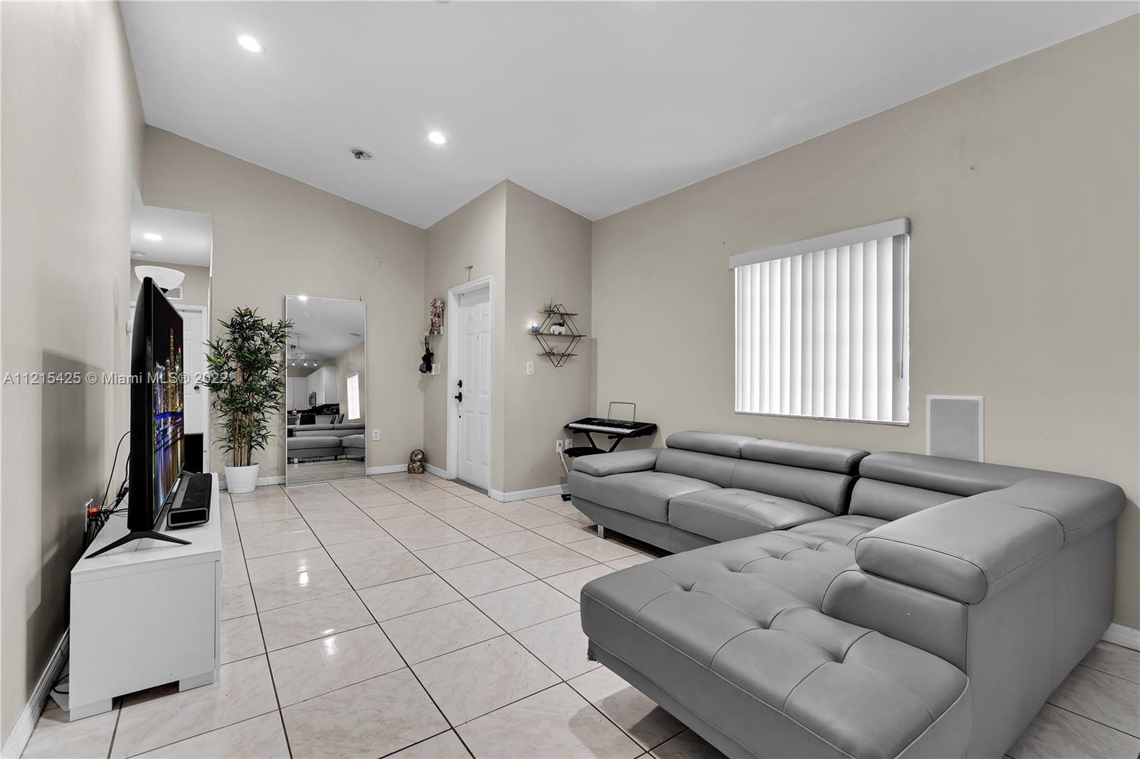 1210 NE 32nd Ter 0
