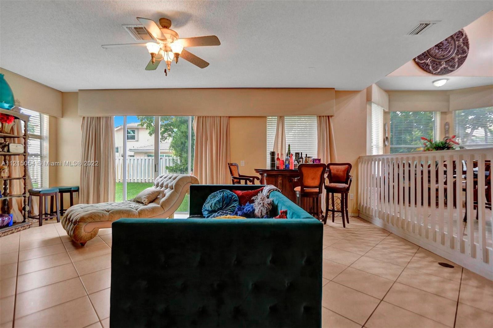 Listing Photo 11