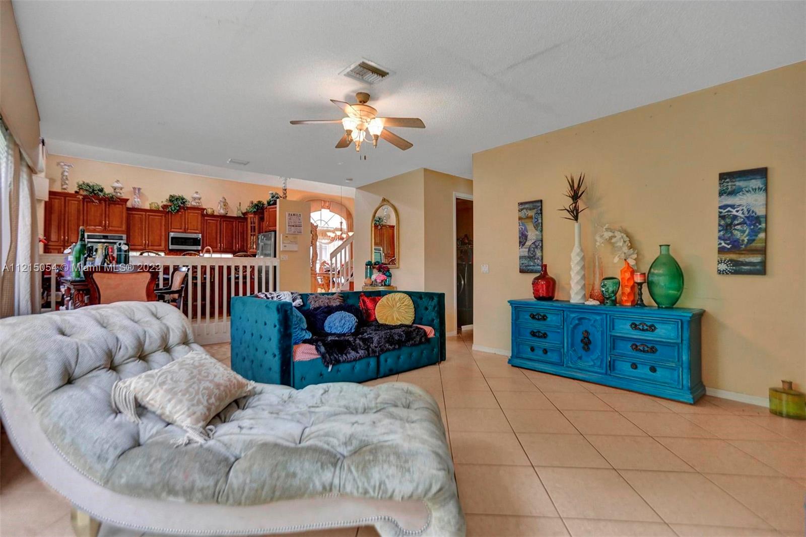 Listing Photo 12