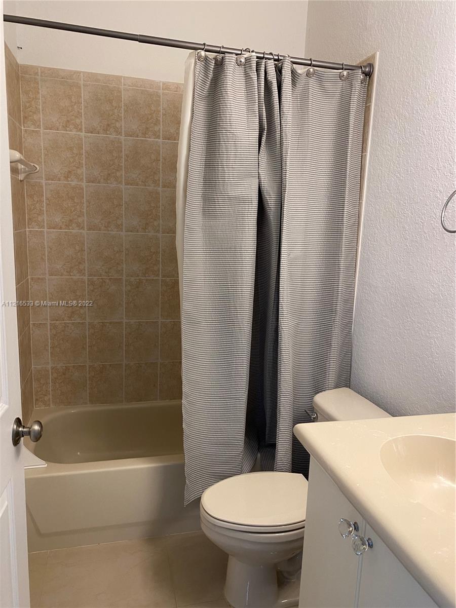 10803 NW 83rd St 2-1, Doral, Florida 33178, 3 Bedrooms Bedrooms, ,3 BathroomsBathrooms,Residentiallease,For Rent,10803 NW 83rd St 2-1,A11216533