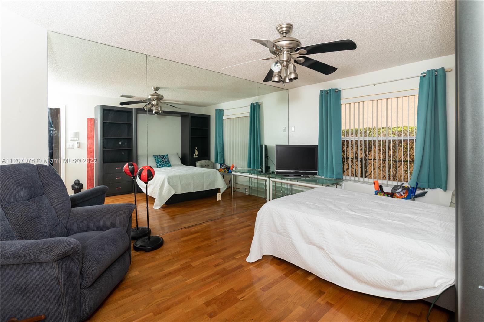 Listing Photo 7