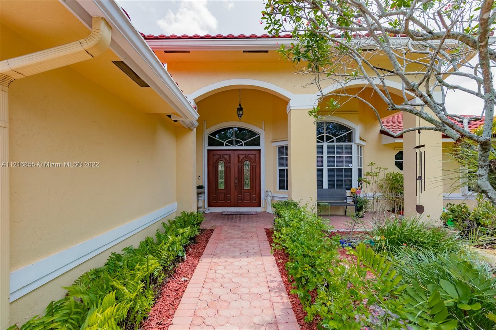 Listing Photo 1