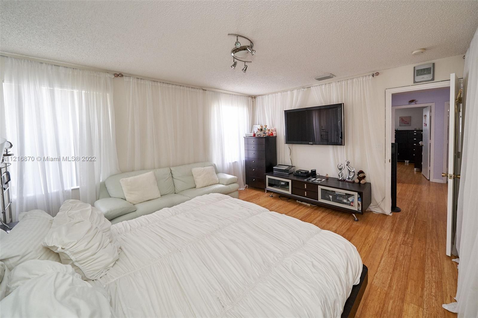 Listing Photo 18