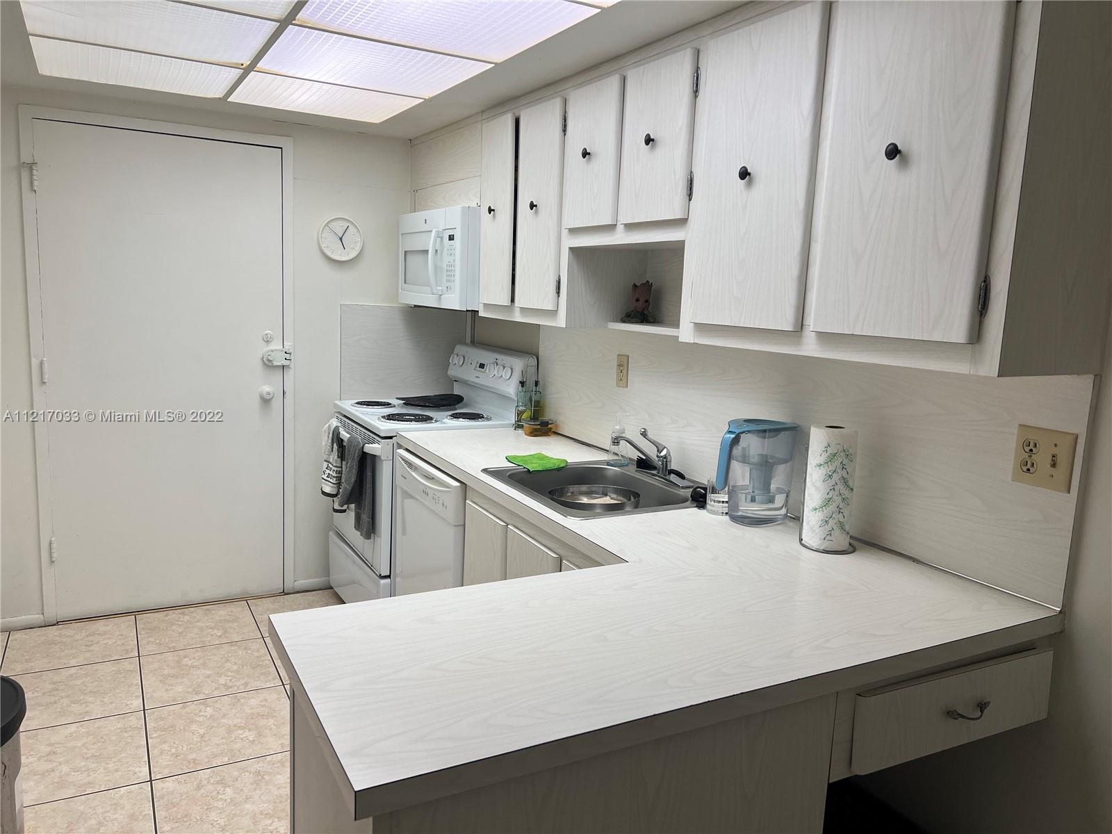 18071 Biscayne Blvd 802, Aventura, Florida 33160, 2 Bedrooms Bedrooms, ,1 BathroomBathrooms,Residential,For Sale,18071 Biscayne Blvd 802,A11217033