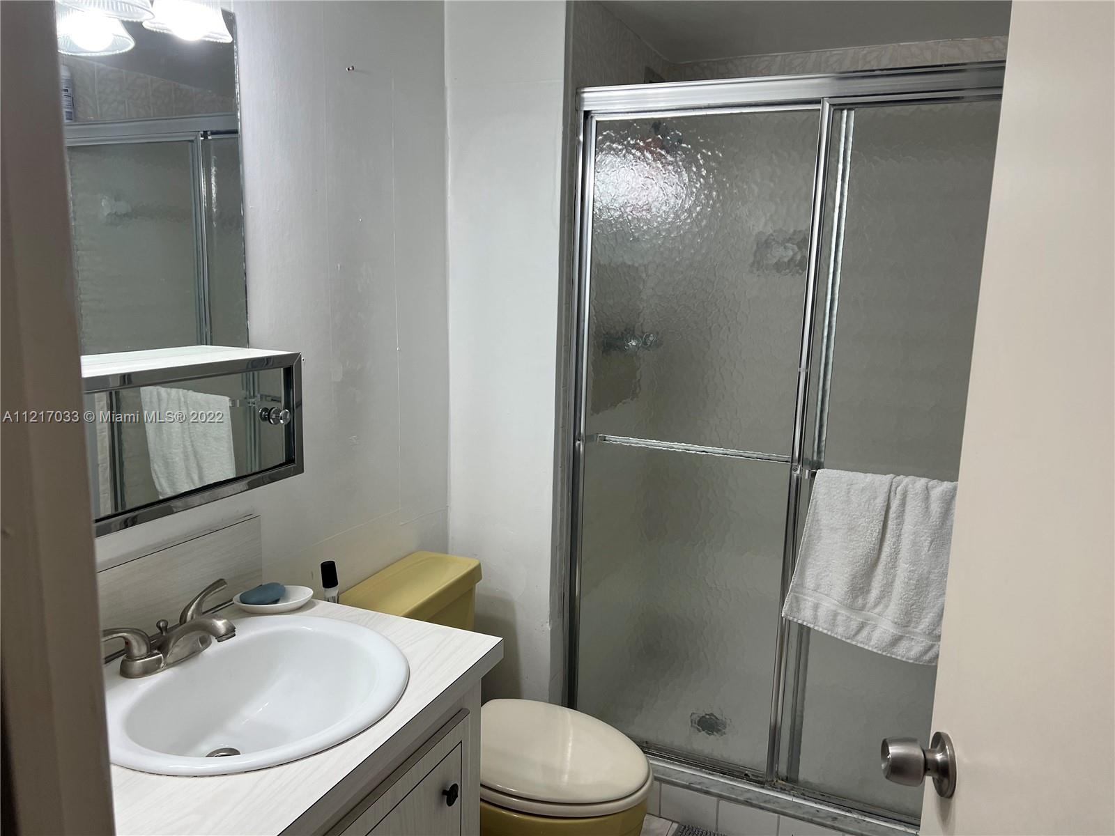 18071 Biscayne Blvd 802, Aventura, Florida 33160, 2 Bedrooms Bedrooms, ,1 BathroomBathrooms,Residential,For Sale,18071 Biscayne Blvd 802,A11217033