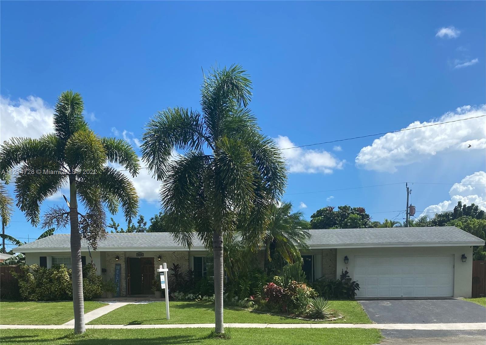 9810 SW 157th Ter  For Sale A11214728, FL