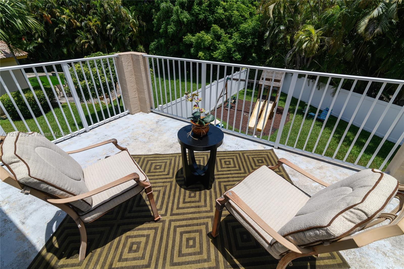 Listing Photo 12