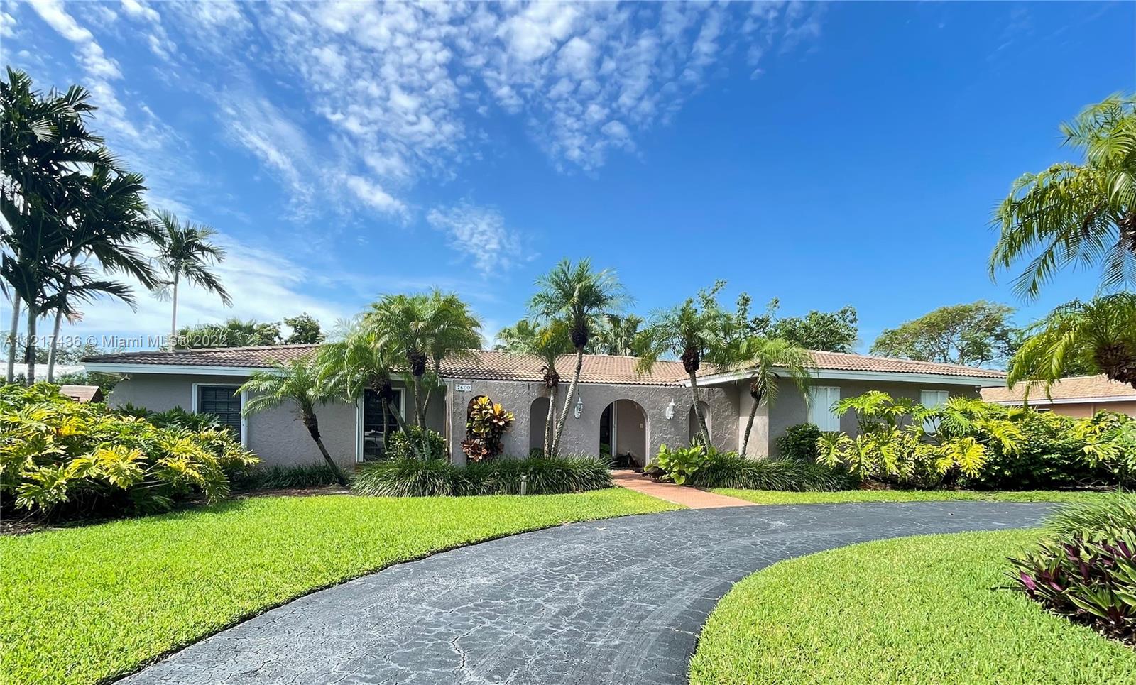7600 SW 174th St  For Sale A11217436, FL