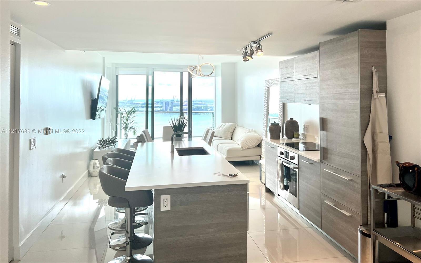 Photo 2 of Paraiso Bay Apt 3405 in Miami - MLS A11217686