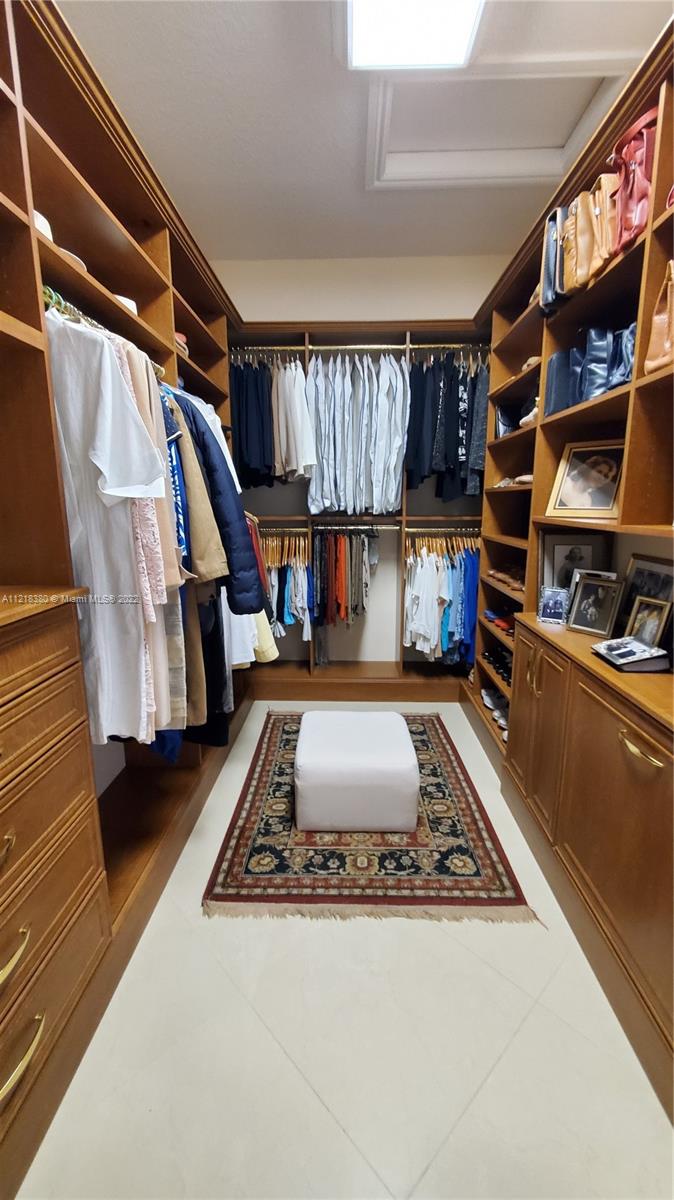 Master has 2 walk-in closets