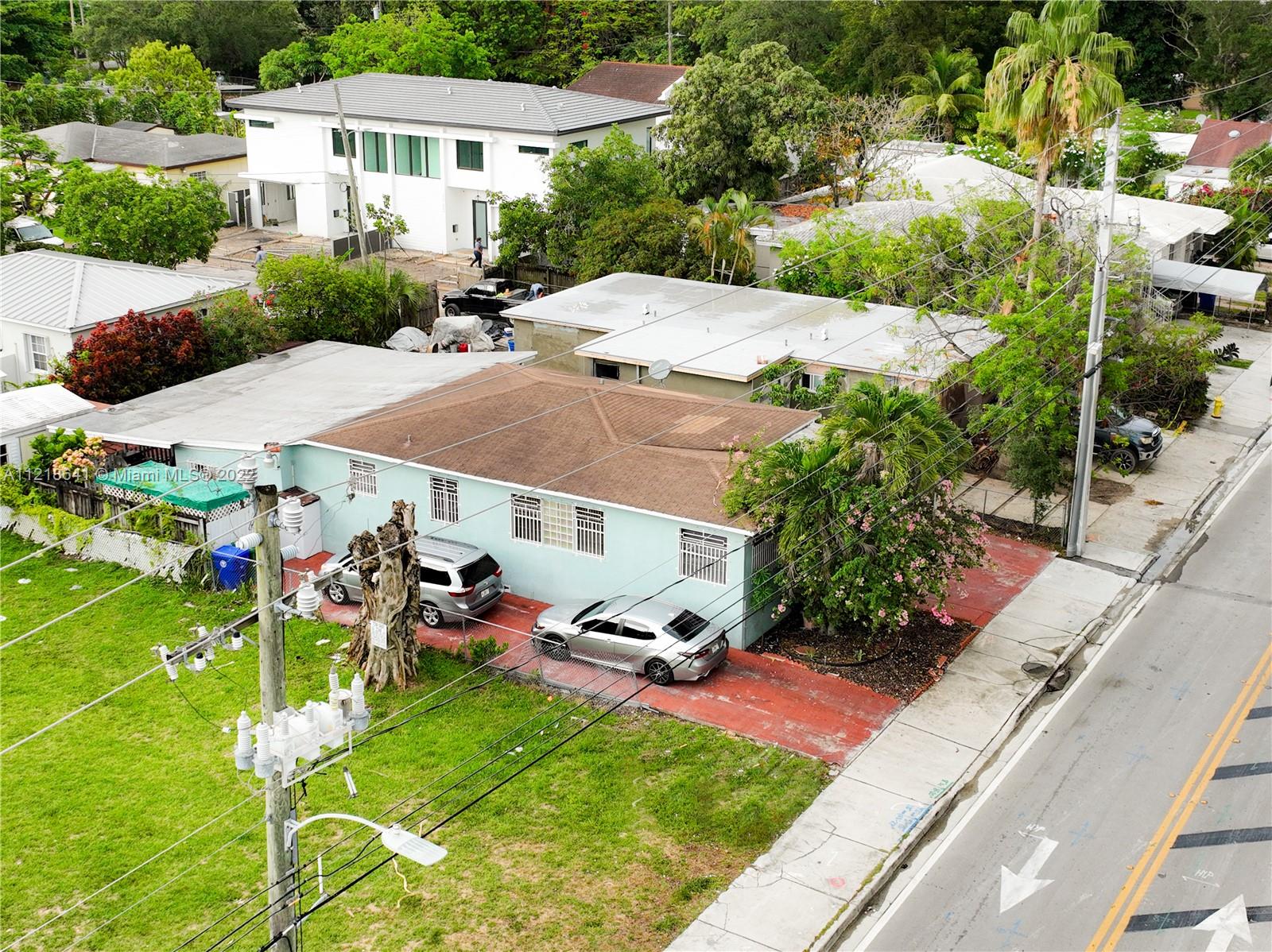 2835 SW 27th Ter  For Sale A11218641, FL