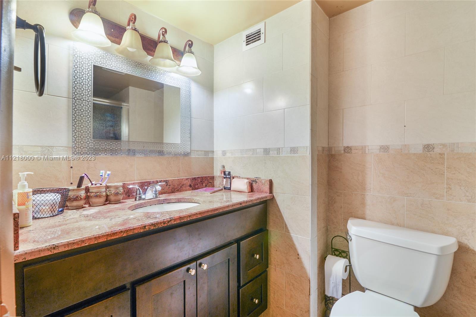BEAUTIFUL BATHROOM