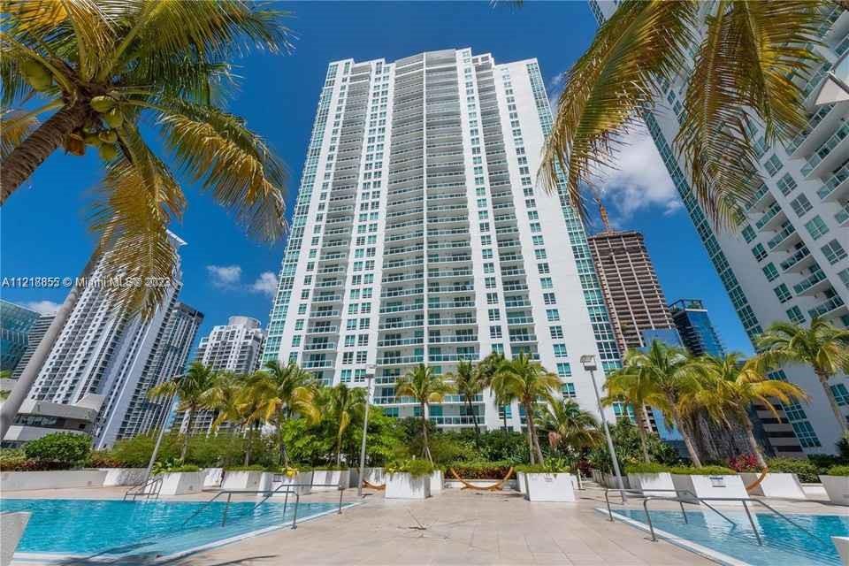 SPECTACULAR OPPORTUNITY TO PURCHASE AN APARTMENT IN THE BEST AND CHIC BUILDING IN BRICKELL AREA. GORGEOUS OCEAN, RIVER AND BAY VIEWS. CORNER 2/2 UNIT TOTALLY RENOVATED. ITALIAN PORCELAIN FLOORS, CUSTOM MADE CLOSETS, BLINDS, LIGHTING FIXTURES AND MUCH MORE!!! Leased until 10/21/2023 for $6,900.00 per month.