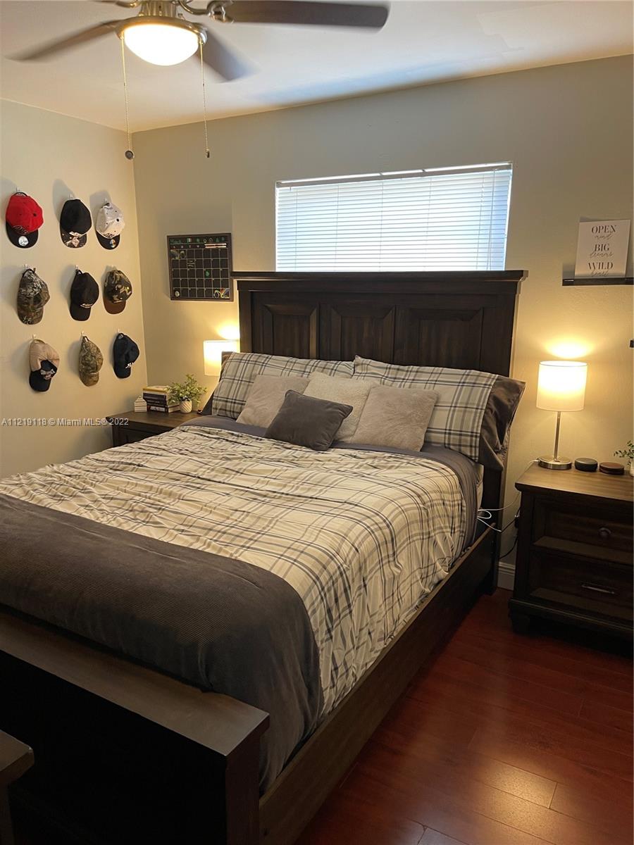 Listing Photo 12