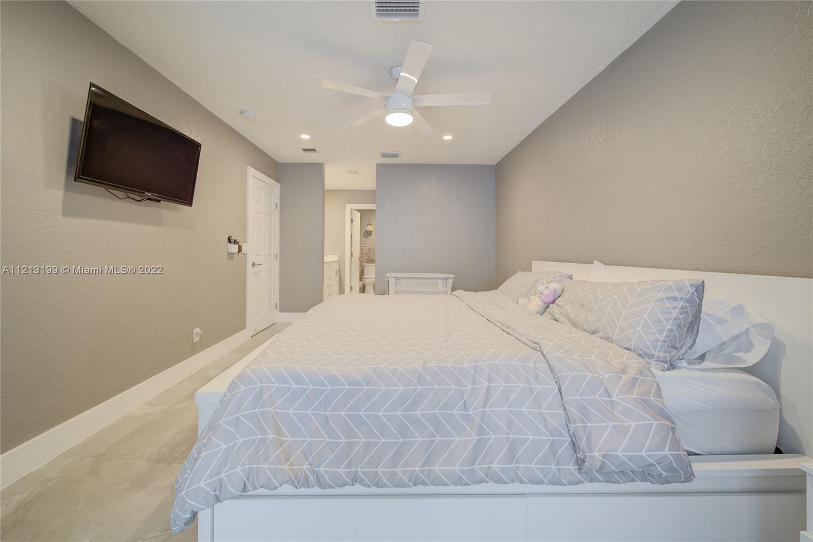 Listing Photo 16